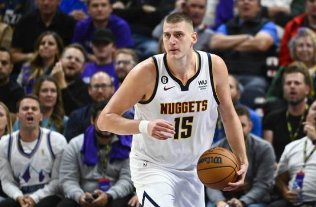 《体育画报》半程颁奖礼 约基奇MVP韦少最佳第6人