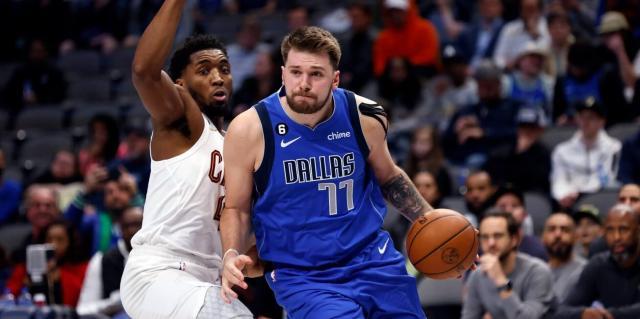 开云最新登录地址-【圆桌】高分表演层出不穷 NBA鼓励进攻数据掺水？