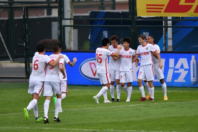 开云在哪里开户-【中超】陈国抗挑射献中超处子球 梅州客家1比0深圳