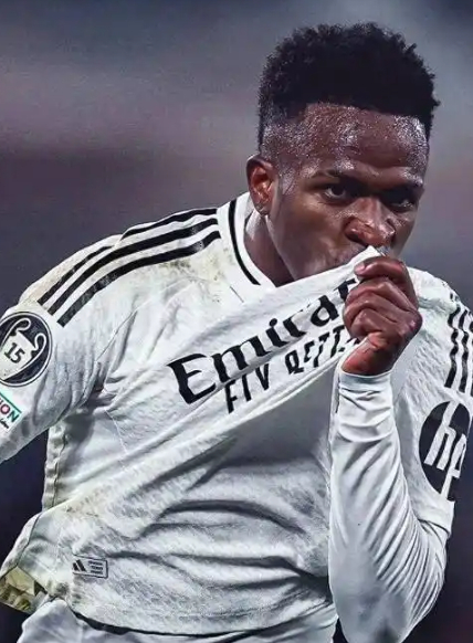 开云最新登录地址-索要6000万欧年薪！皇马巨星飘了，续约谈崩，想去英超拿金球奖|维尼修斯|基利安·姆巴佩|皇家马德里|FIFA|萨尔茨堡红牛_新浪体育_新浪新闻