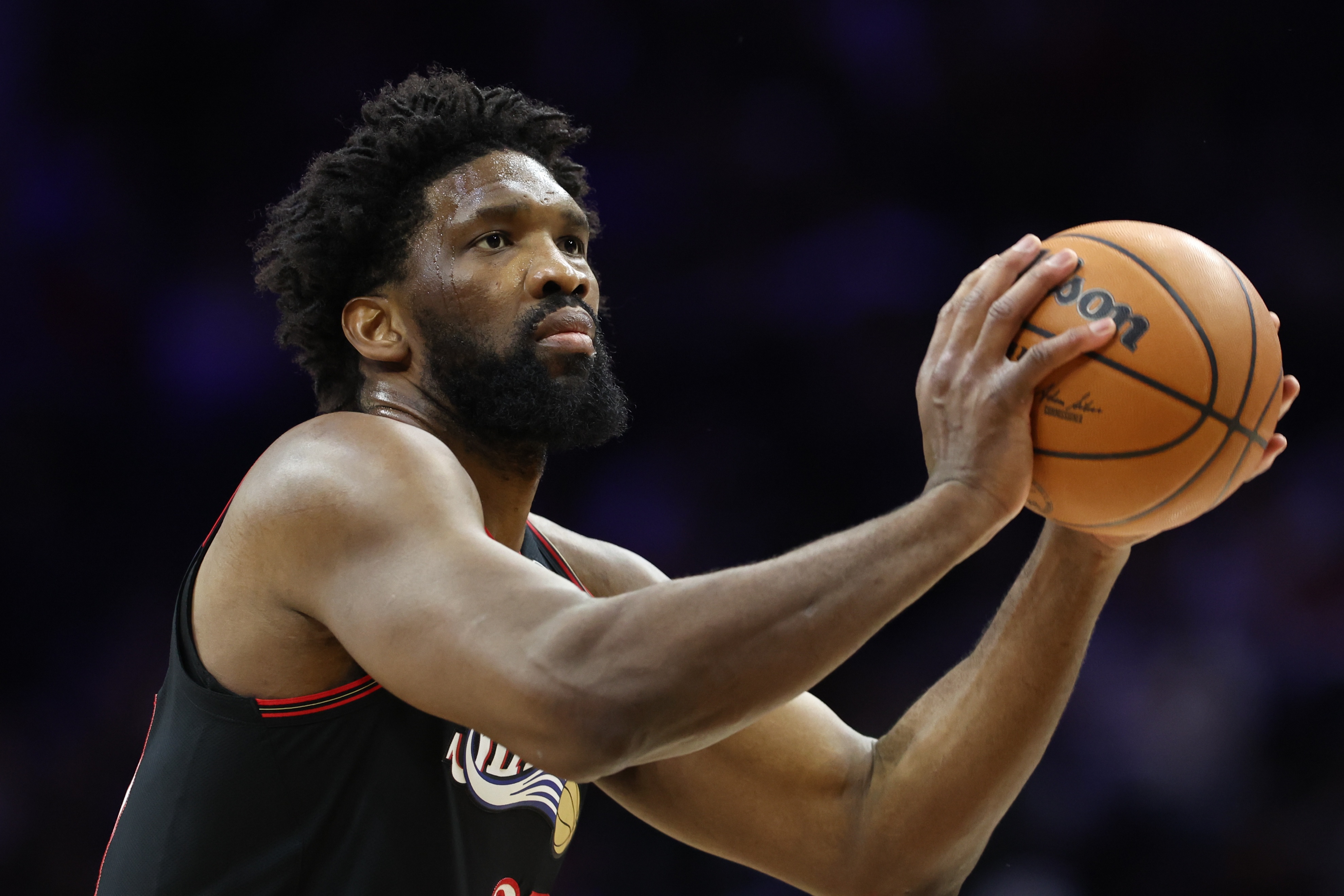 开云体育登录入口-关键时刻没顶住！恩比德19中13砍35分7板7助 末节仅5分遭遇逆转