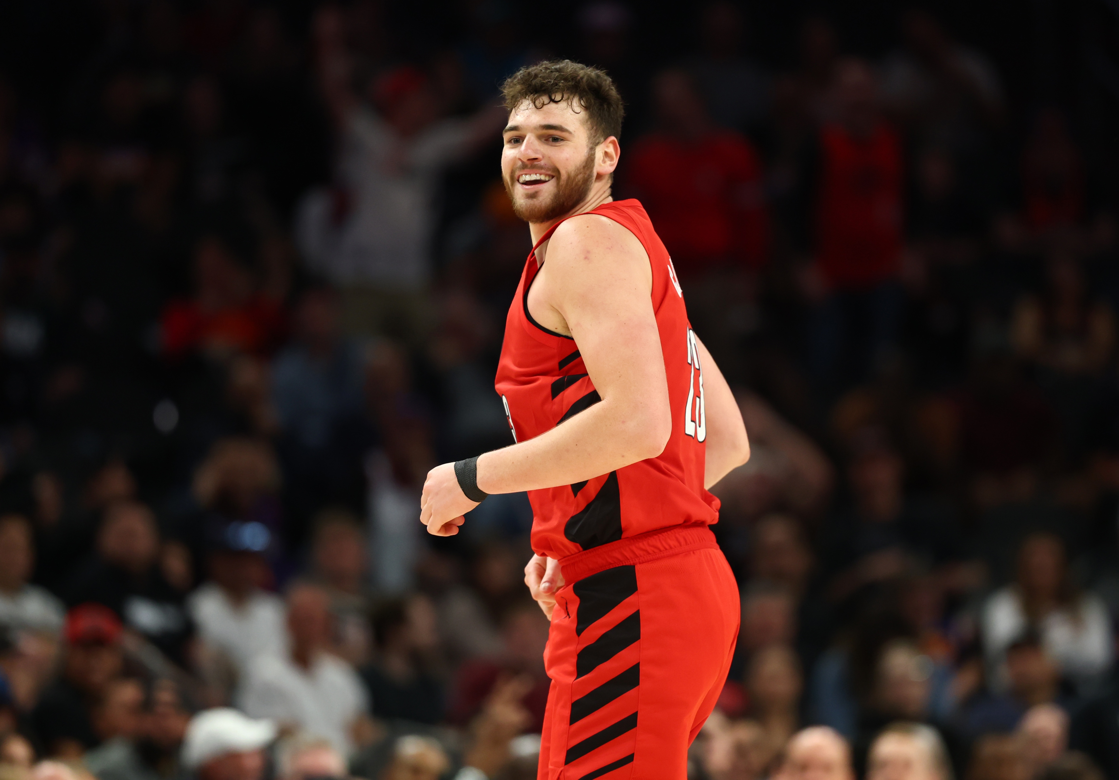 开云最新登录地址-都挺能抢！克林根11分15板5助3帽&amp;庄神6分17板4助2断